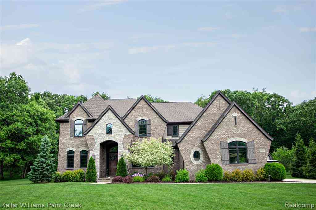 Homes For Sale - 8135 Pine Knob Meadows Drive <br/> Clarkston, MI 48348