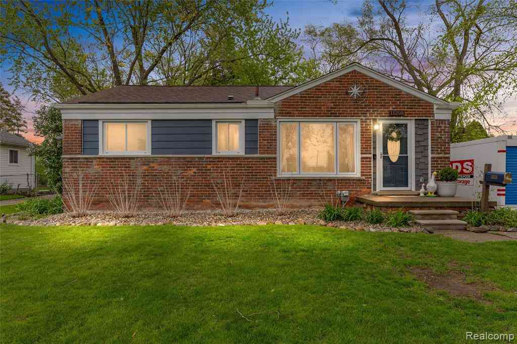Homes For Sale - 11298 Garden Street E E<br/> Livonia, MI 48150