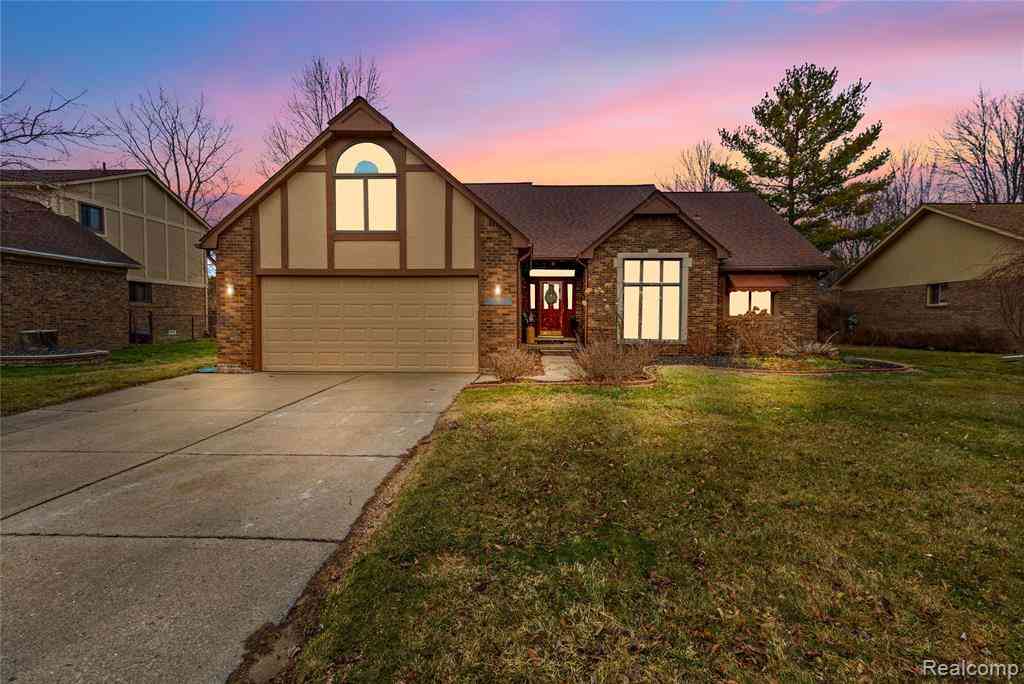 Homes For Sale - 26525 Mapleridge Drive <br/> Macomb County, New Baltimore, MI 48051