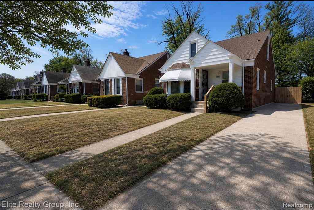 Homes For Sale - 19351 Plainview Avenue W W<br/> Detroit, MI 48219