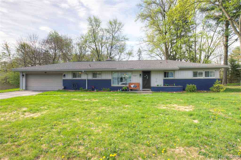 Homes For Sale - 5367 Cambourne Place <br/> West Bloomfield, MI 48322