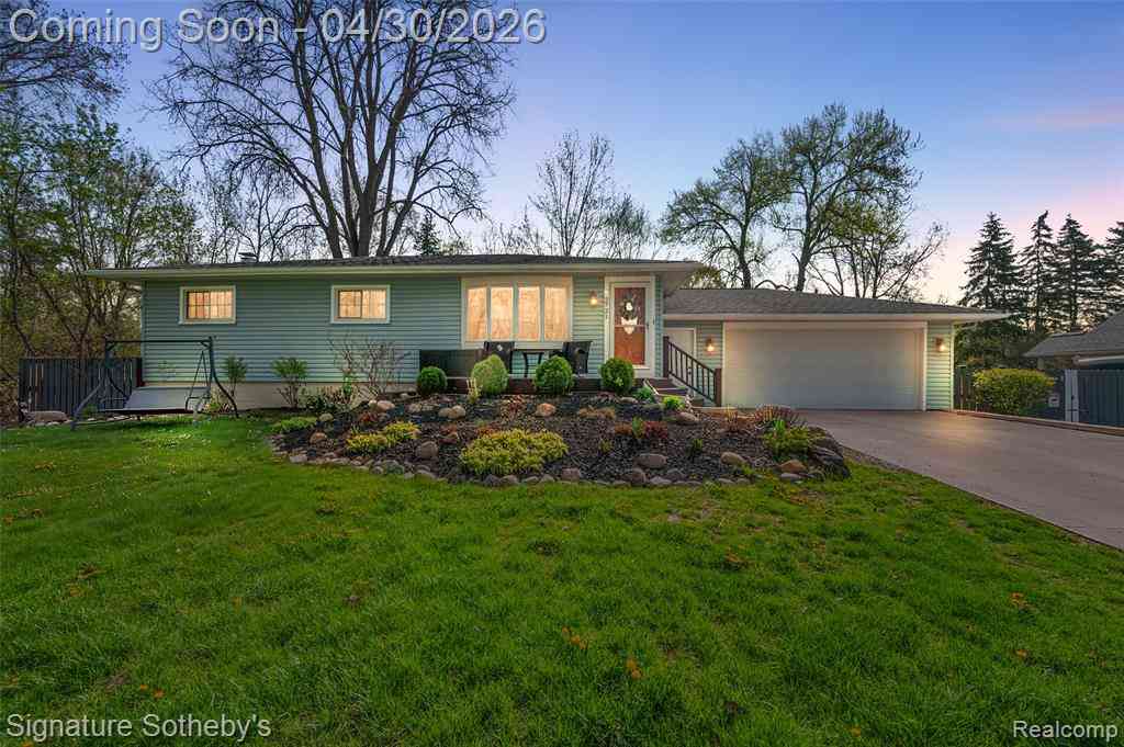 Homes For Sale - 2721 Midvale Drive <br/> Rochester, MI 48309