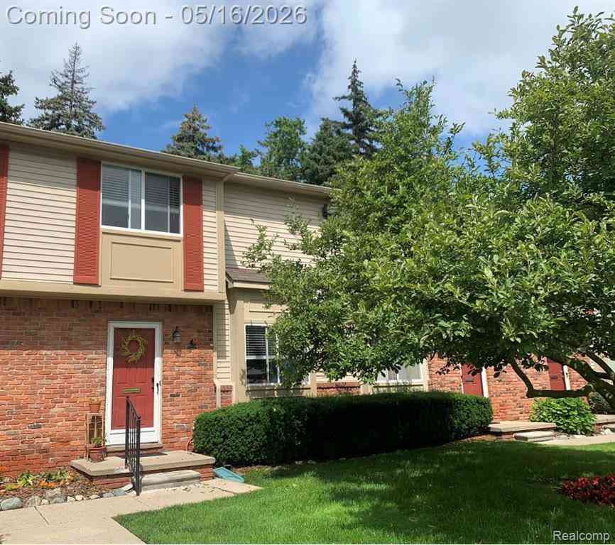 Condo For Sale - 1813 Torquay Avenue  #7<br/> Royal Oak, MI 48073