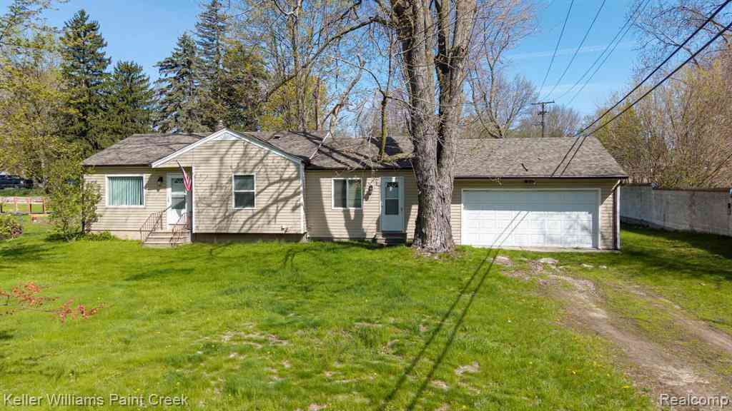 Homes For Sale - 2244 Hammerslea Road <br/> Lake Orion, MI 48359