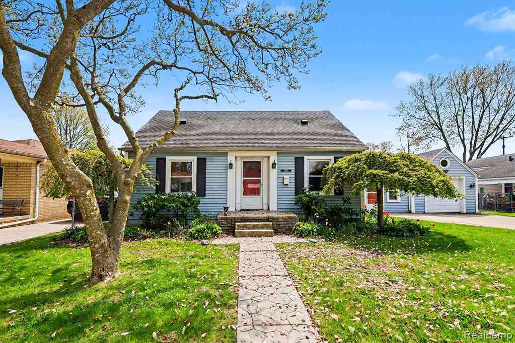 Homes For Sale - 22460 Daniels Street <br/> Saint Clair Shores, MI 48081