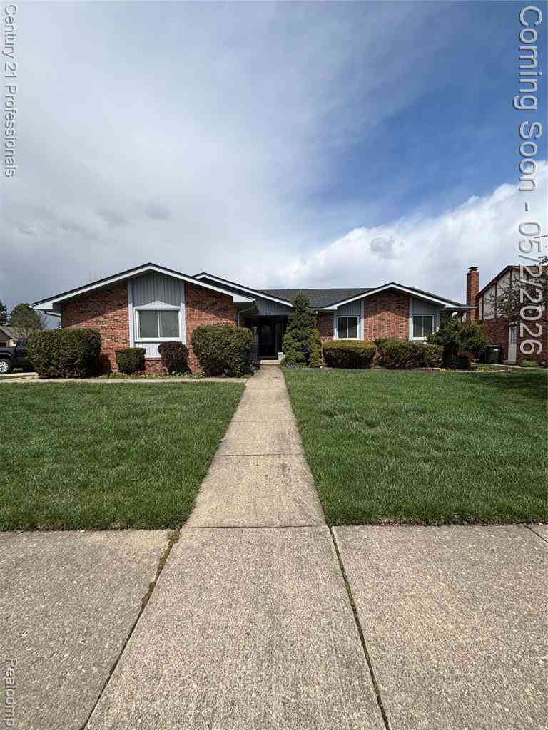 Homes For Sale - 3715 Porter Drive <br/> Sterling Heights, MI 48310