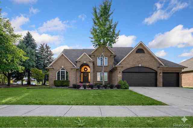 Homes For Sale - 45021 Riverwoods Drive <br/> Macomb, MI 48044