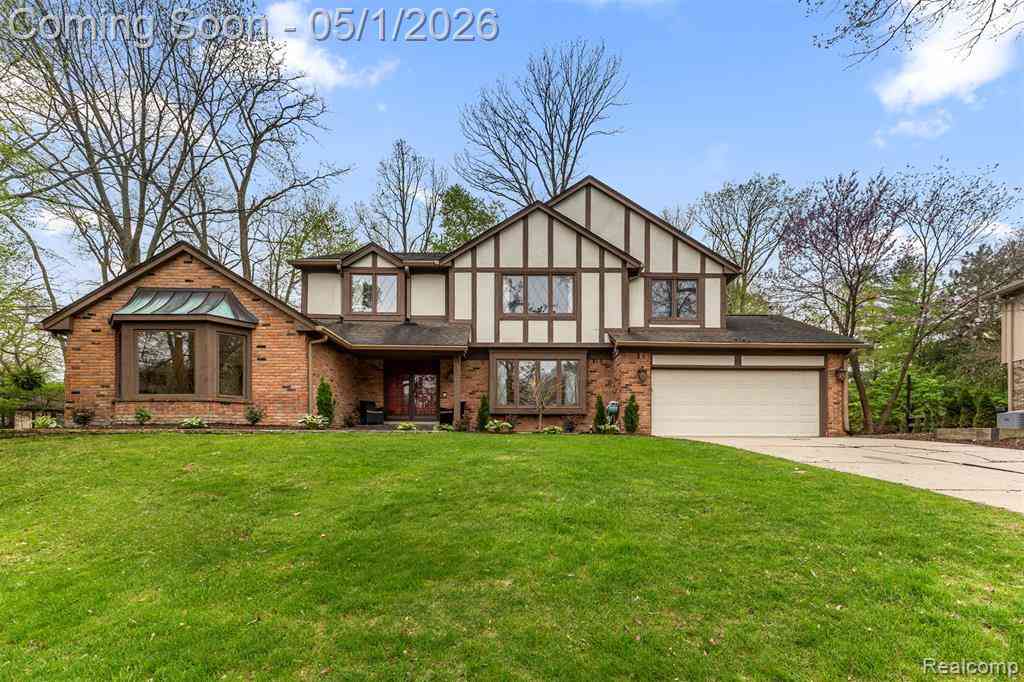 Homes For Sale - 38605 Deerwood Court <br/> Northville, MI 48167
