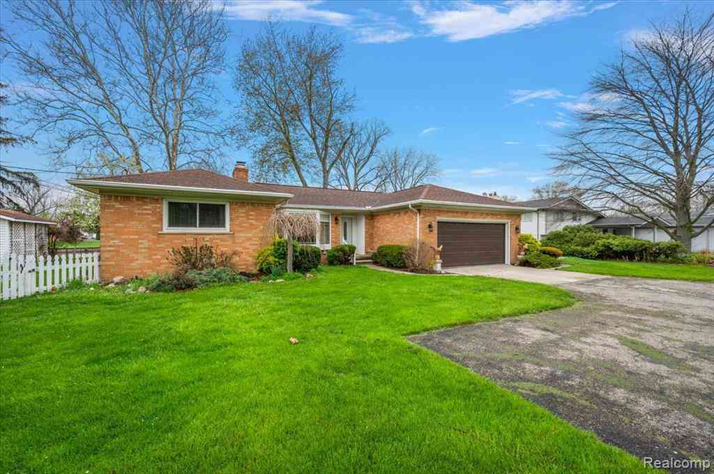 Homes For Sale - 25651 S River Road <br/> Harrison Township, MI 48045