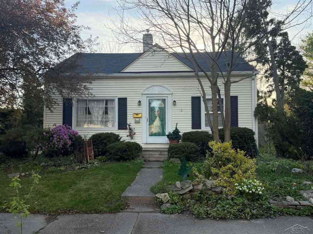 Homes For Sale - 305 S Cornell Street <br/> Bay City, MI 48708