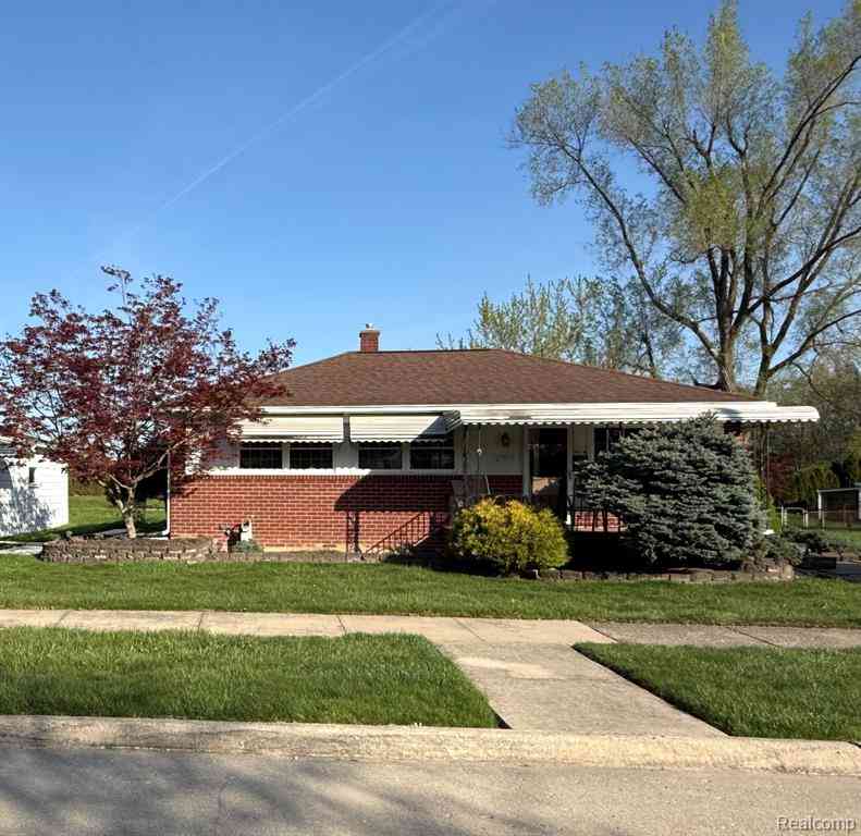 Homes For Sale - 29855 Tamarack Court <br/> Flat Rock, MI 48134