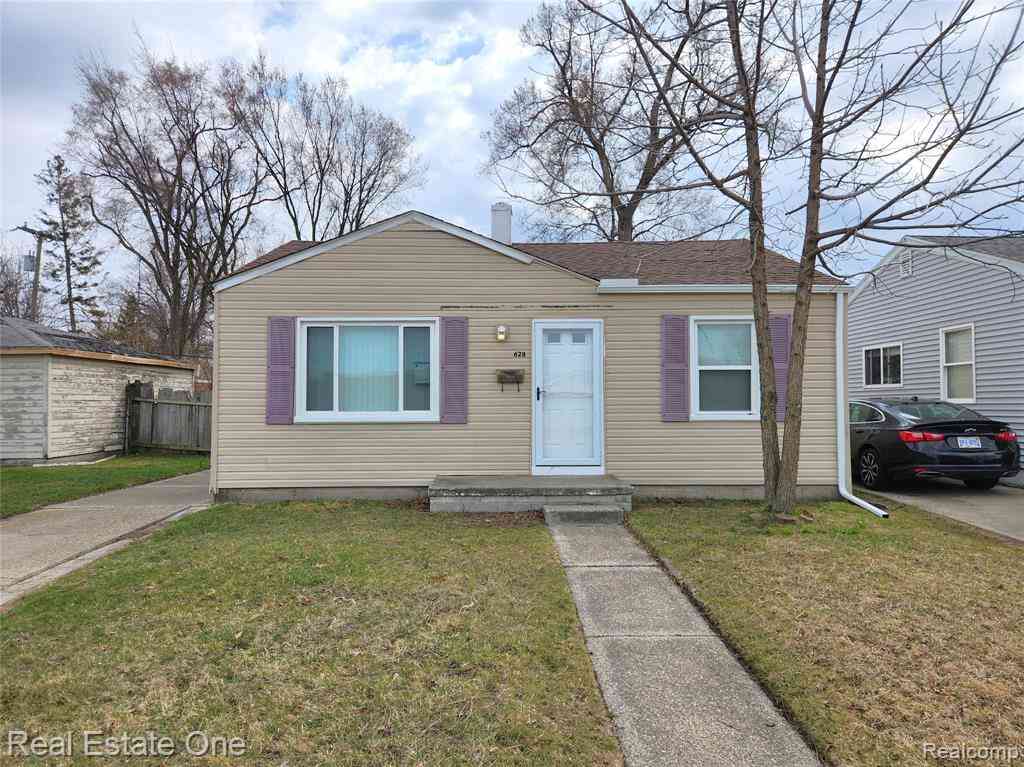 Homes For Rent - 628 E Jarvis Avenue <br/> Hazel Park, MI 48030