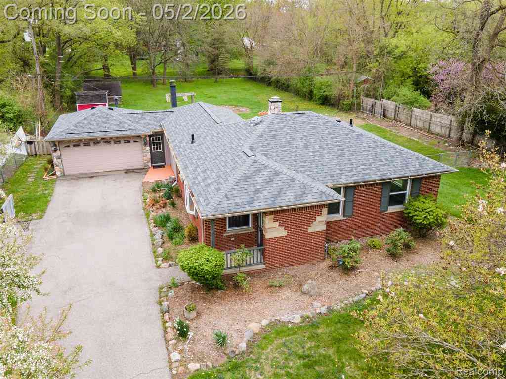 Homes For Sale - 111 Blanche Drive <br/> Troy, MI 48098