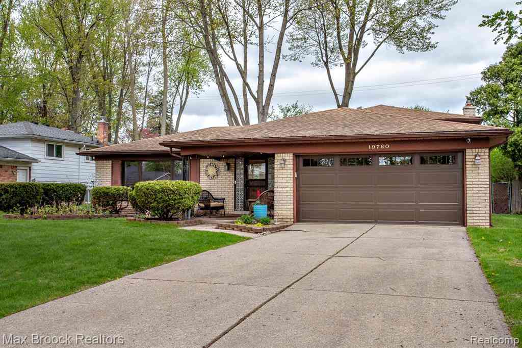 Homes For Sale - 19780 Butternut Lane <br/> Southfield, MI 48076