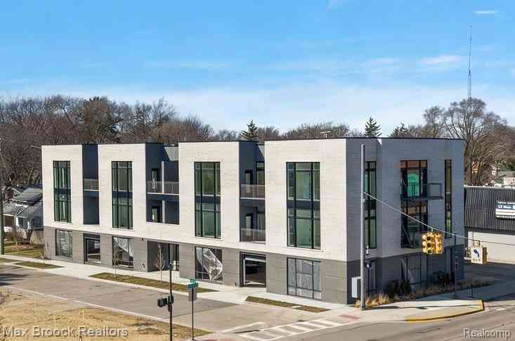 Condo For Sale - 110 Austin Avenue  #201<br/> Royal Oak, MI 48067