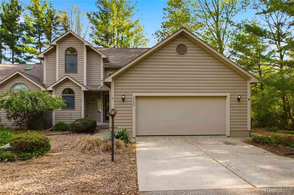 Condo For Sale - 6432 Pinebrook Lane <br/> Burton, MI 48509