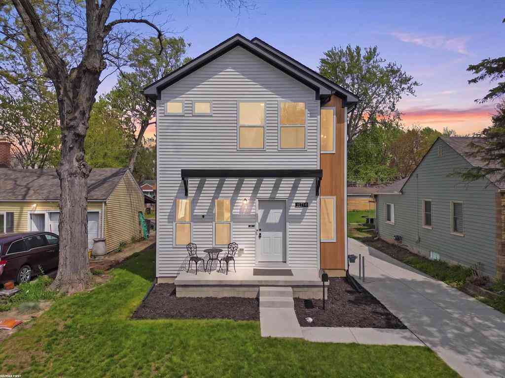 Homes For Sale - 21719 Elizabeth Street <br/> Saint Clair Shores, MI 48080