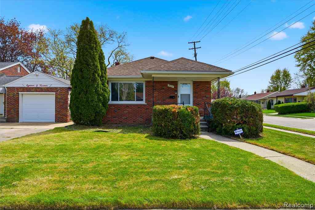 Homes For Sale - 18004 Holland Avenue <br/> Eastpointe, MI 48021
