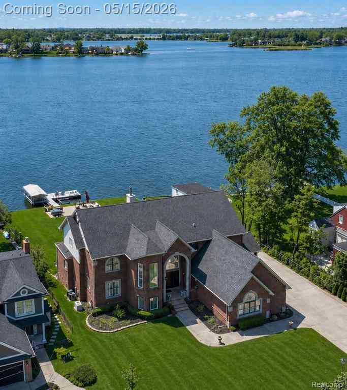 Homes For Sale - 985 James K Boulevard <br/> Pontiac, MI 48341