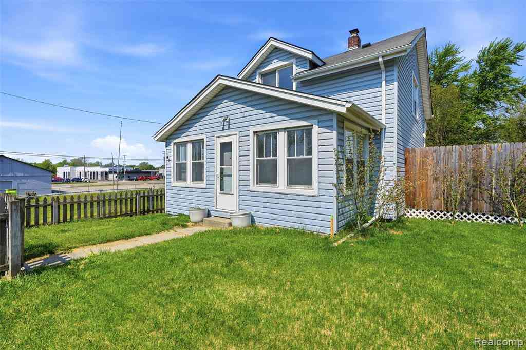 Homes For Sale - 635 Lounsbury Avenue <br/> Pontiac, MI 48340