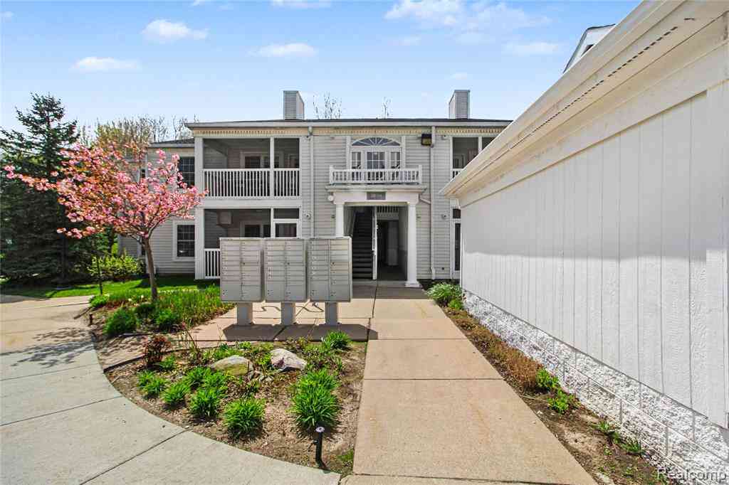 Condo For Rent - 2279 S Main Street <br/> Ann Arbor, MI 48103