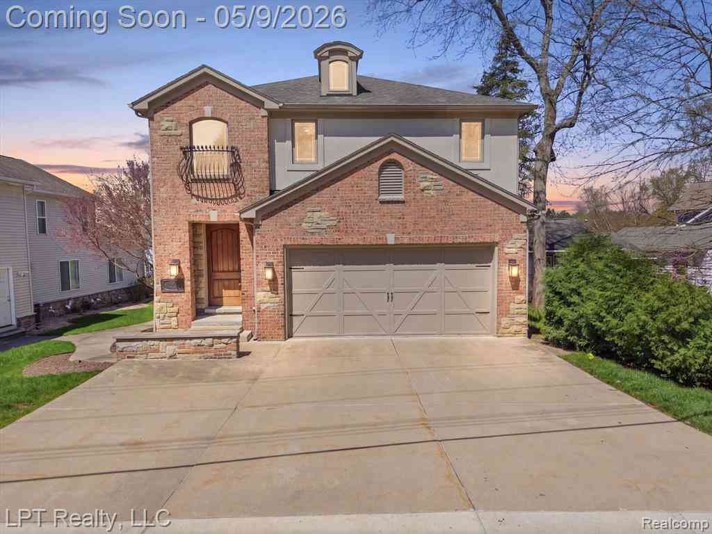 Homes For Sale - 1330 Brighton Lake Road <br/> Brighton, MI 48116