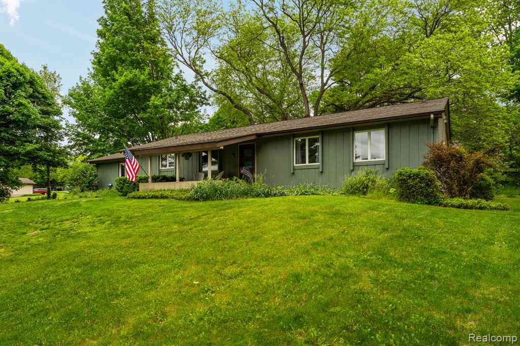 Homes For Sale - 14148 Hayrake Hollow <br/> Chelsea, MI 48118