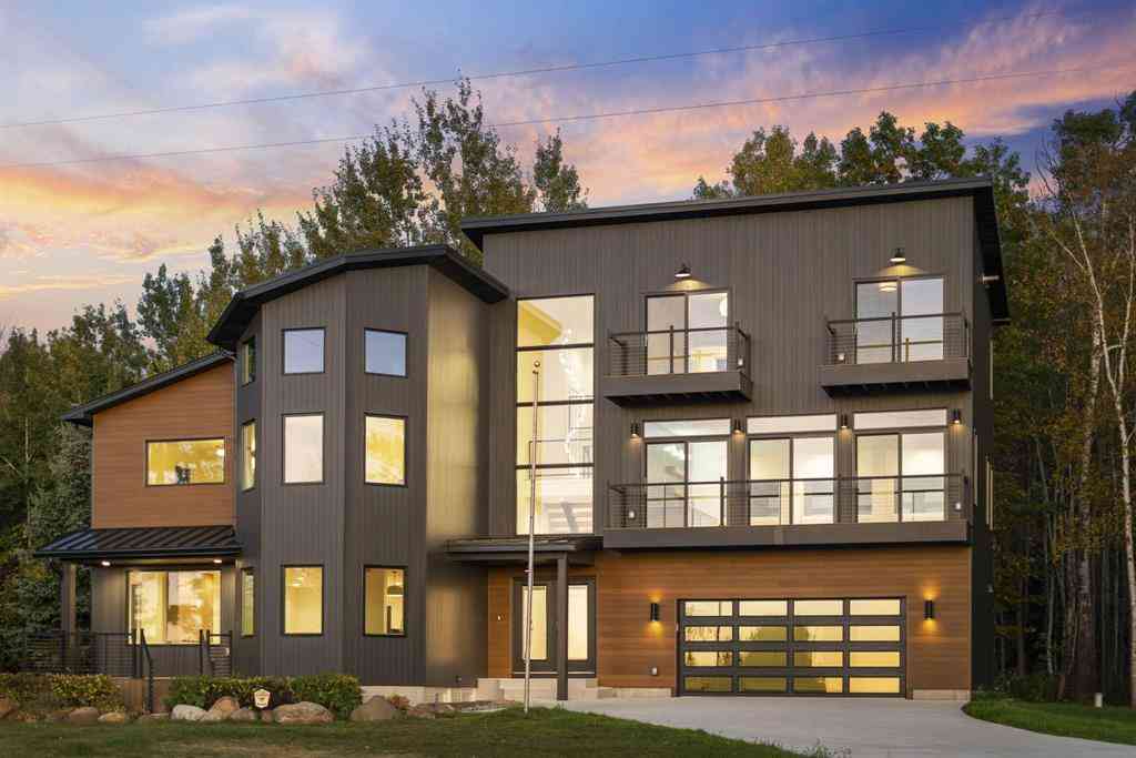 Homes For Sale - 10191 Peninsula Drive <br/> Traverse City, MI 49686