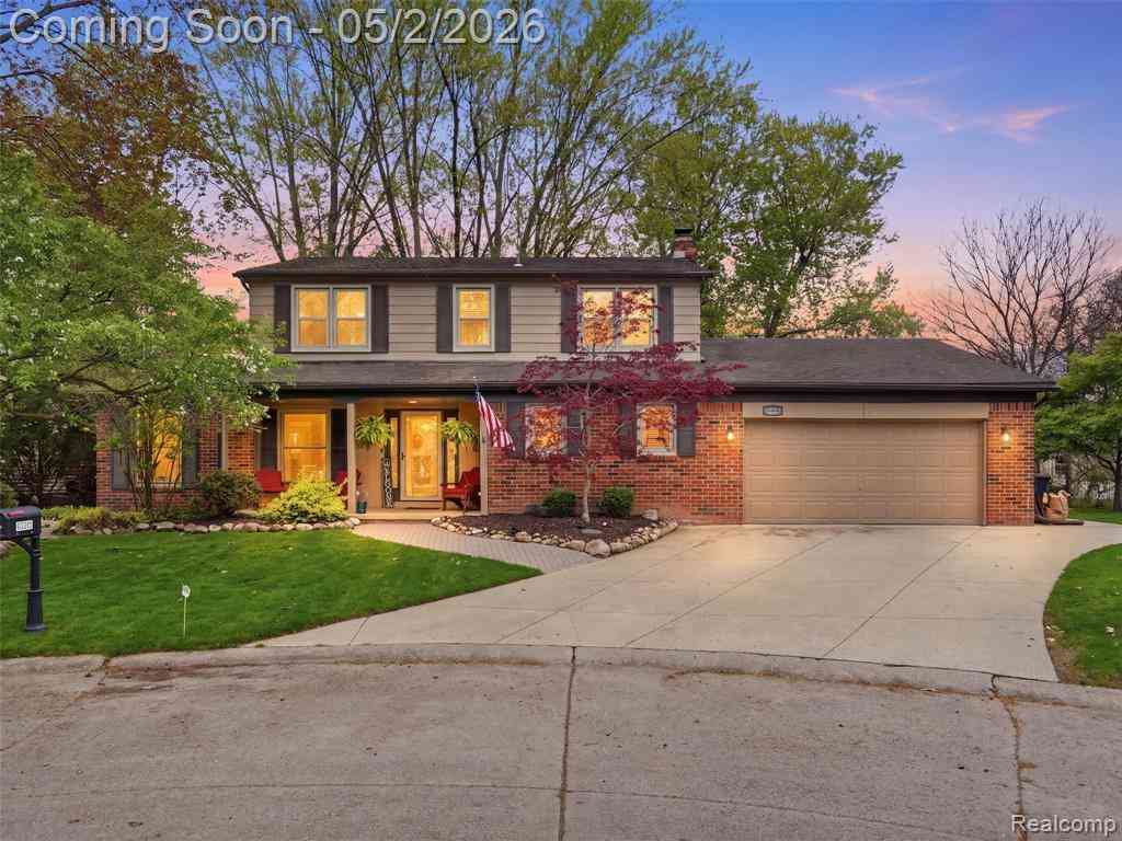 Homes For Sale - 37279 Maple Leaf Court <br/> Clinton Township, MI 48036