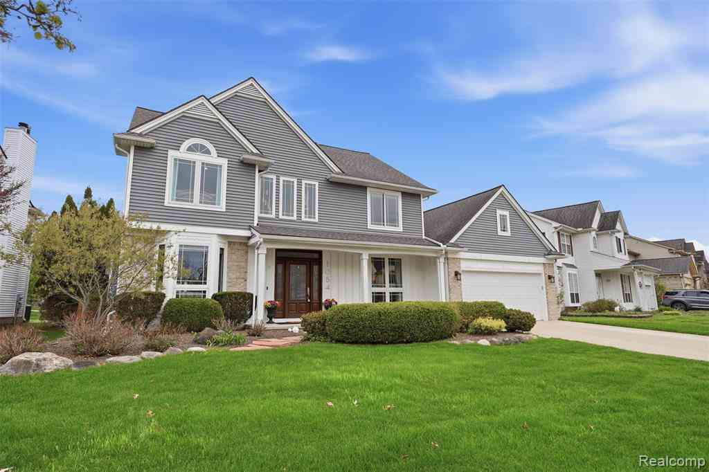 Homes For Sale - 1054 Colt Lane <br/> South Lyon, MI 48178