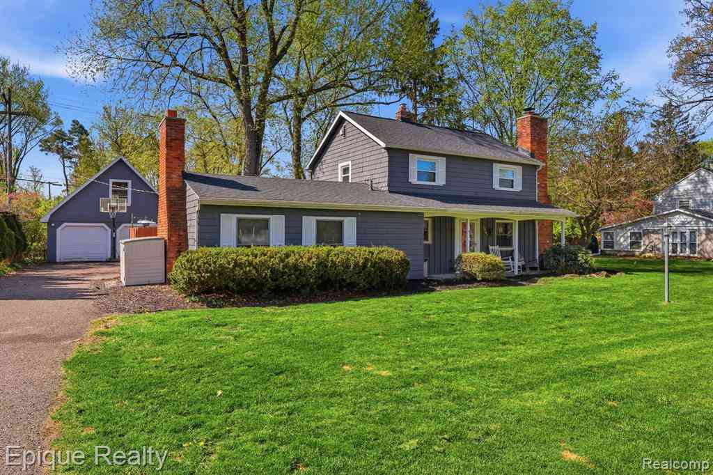 Homes For Sale - 7441 Honeysuckle Road <br/> West Bloomfield, MI 48324