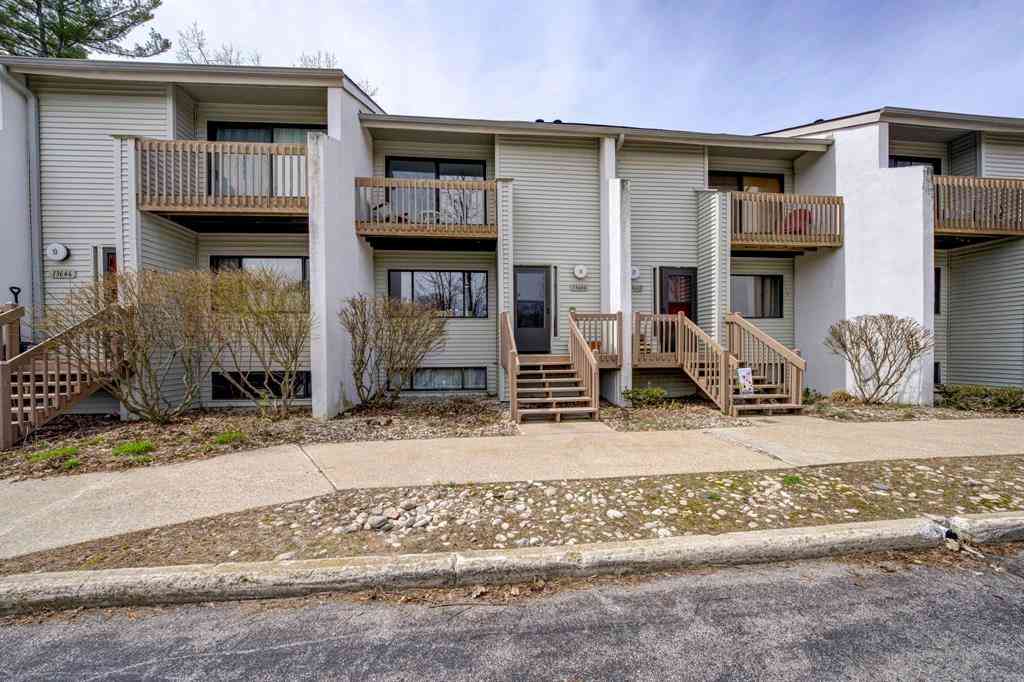 Condo For Sale - 13644 S Thorn Creek Drive <br/> Traverse City, MI 49684