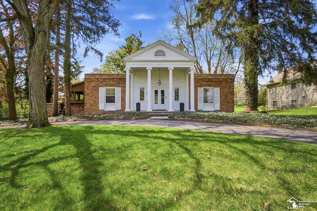 Homes For Sale - 325 N Scott Street <br/> Adrian, MI 49221
