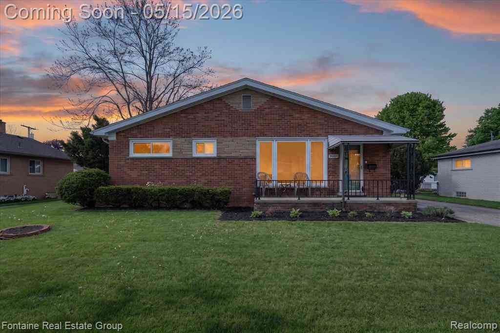 Homes For Sale - 36695 Pinetree Street <br/> Livonia, MI 48150