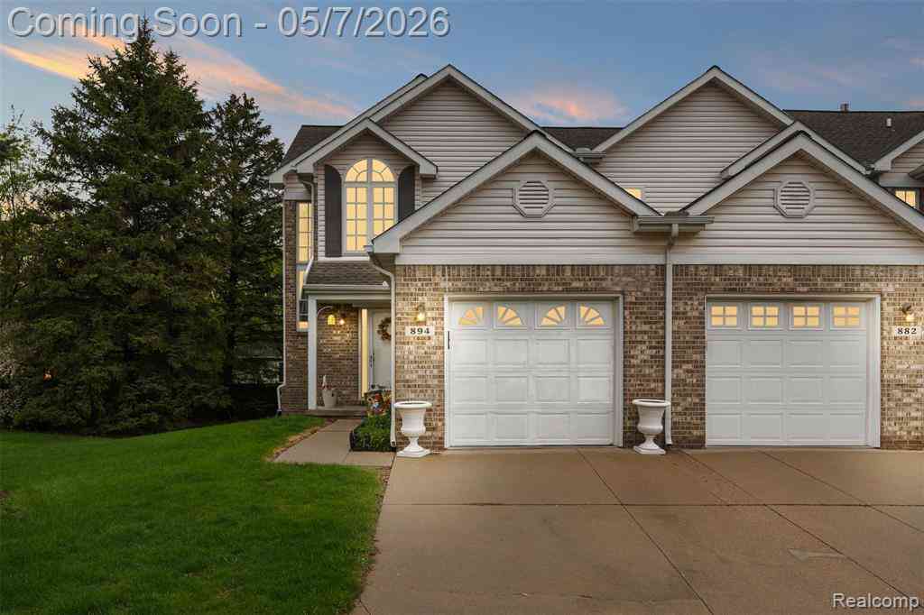 Condo For Sale - 894 Natures Cove Court <br/> Wixom, MI 48393