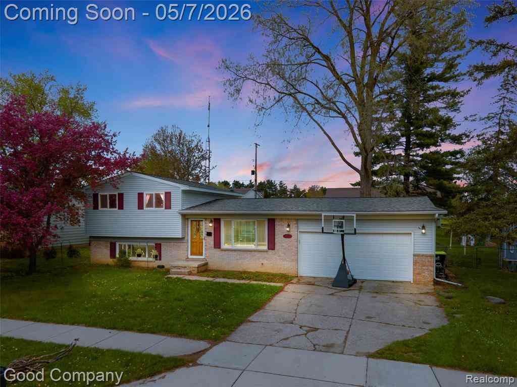 Homes For Sale - 9072 Chesterfield Drive <br/> Genesee County, Swartz Creek, MI 48473