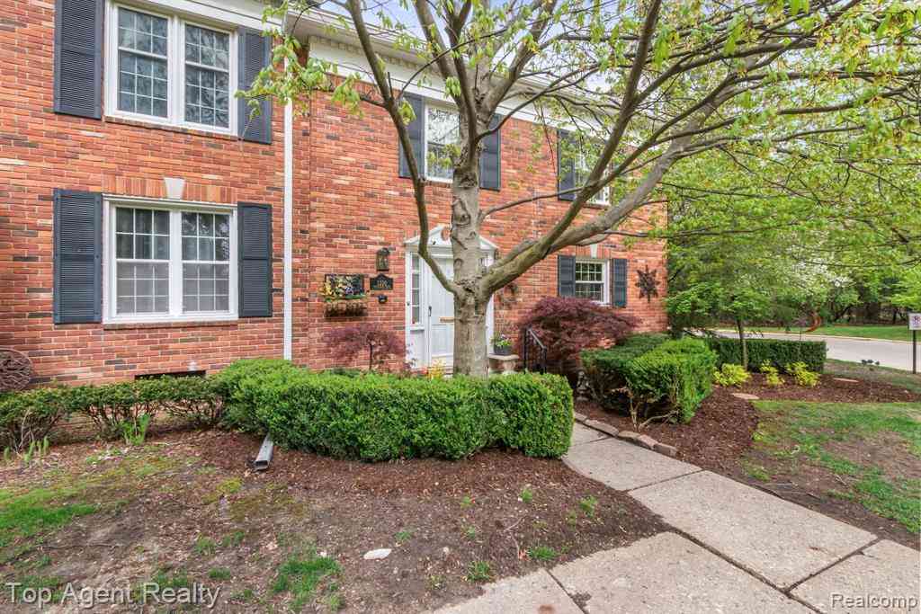 Condo For Sale - 1200 Trailwood Path <br/> Bloomfield Hills, MI 48301