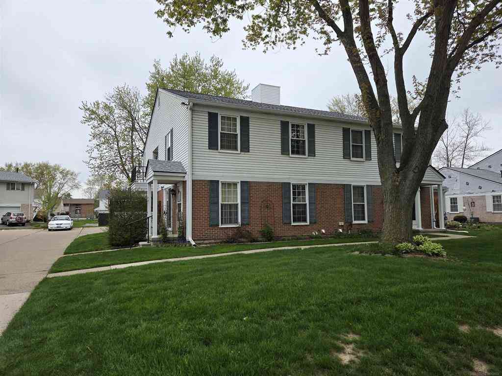 Condo For Sale - 24675 Meadow Creek Drive <br/> Harrison Township, MI 48045