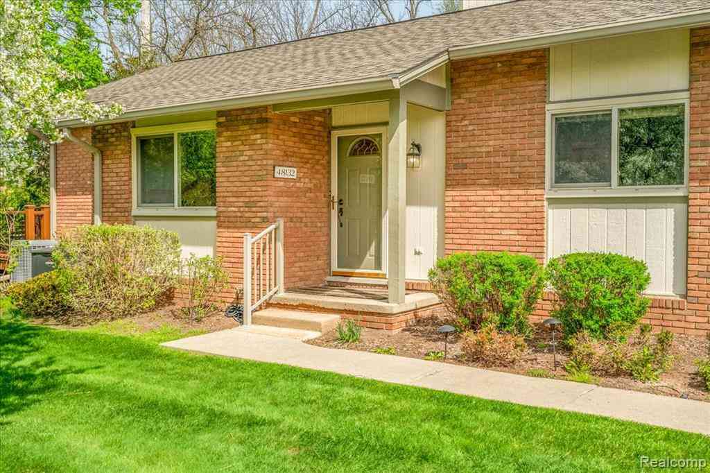 Condo For Sale - 48132 Colony Farm Circle <br/> Wayne County, Plymouth, MI 48170
