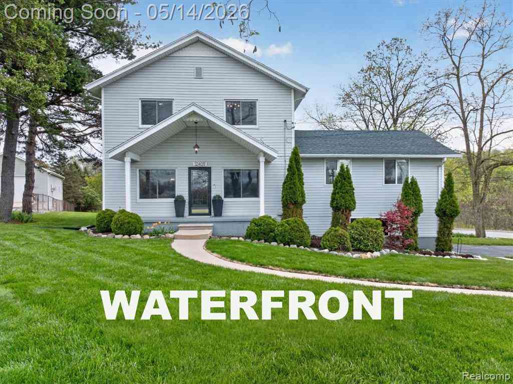 Homes For Sale - 12409 N Fenton Road <br/> Fenton, MI 48430