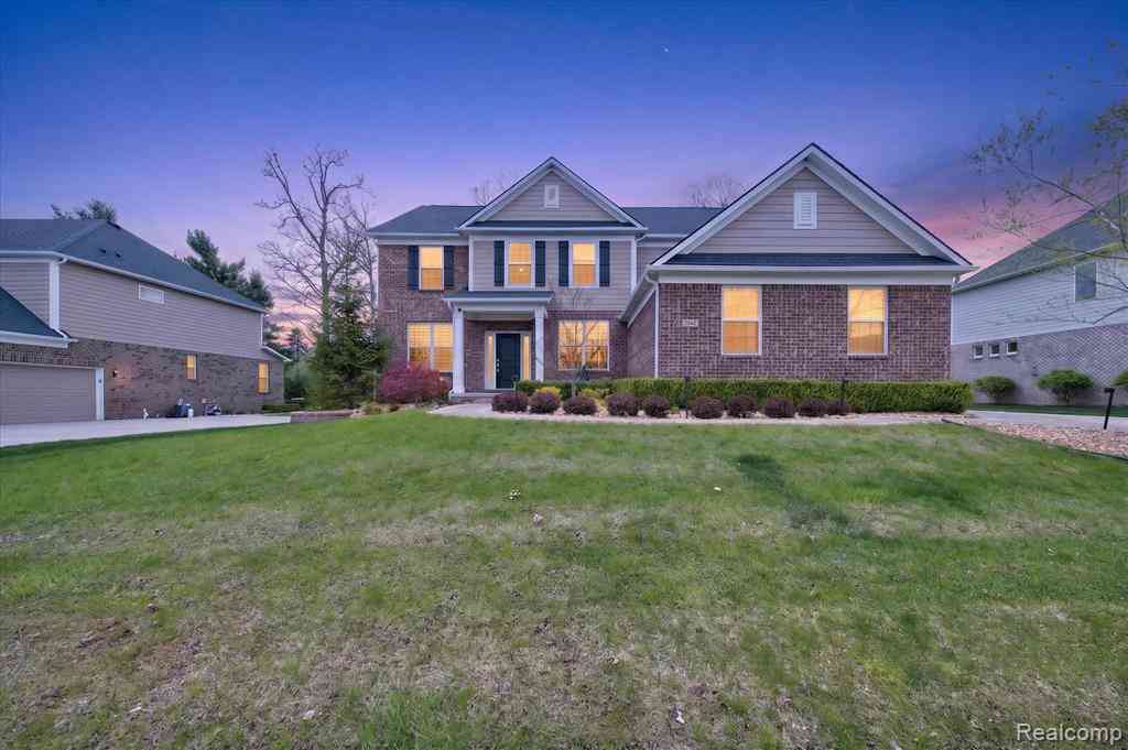 Homes For Sale - 2942 Montgomery Circle <br/> Walled Lake, MI 48390