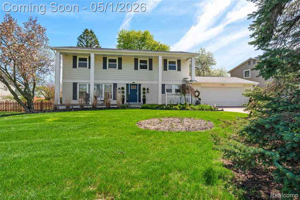 Homes For Sale - 6109 Pebbleshire Drive <br/> Grand Blanc, MI 48439