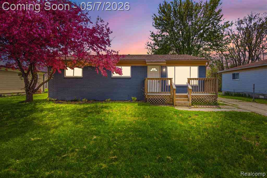Homes For Sale - 30022 Midfield Drive <br/> Macomb County, New Haven, MI 48048
