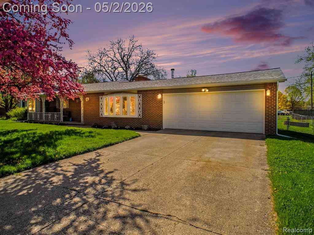 Homes For Sale - 4488 Thorntree Drive <br/> Genesee County, Burton, MI 48509