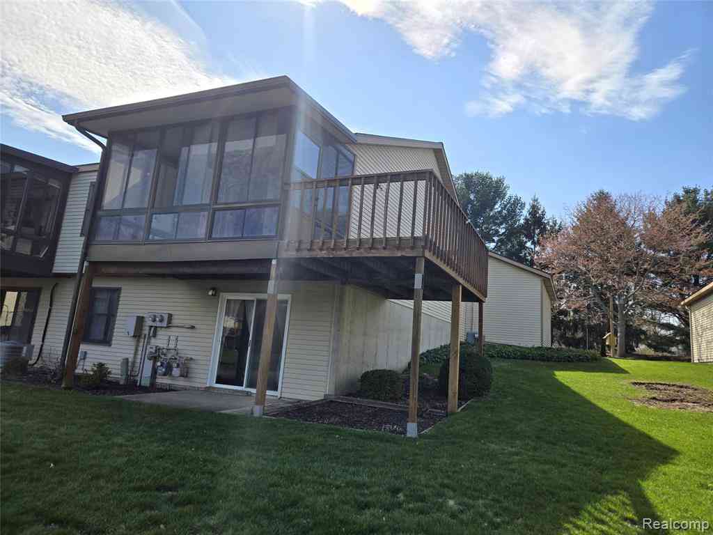 Condo For Sale - 7044 Springtree Lane Sw SW<br/> Grand Rapids, MI 49548