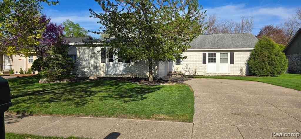 Homes For Sale - 18388 Stamford Street <br/> Livonia, MI 48152