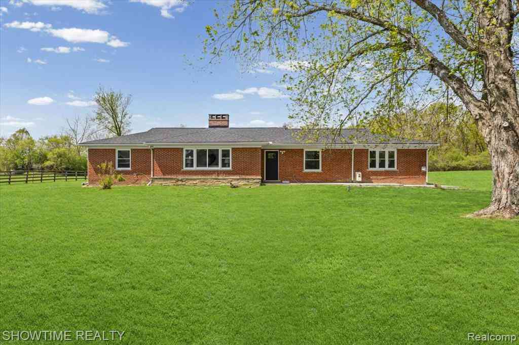 Homes For Sale - 25275 Ormond Drive <br/> Southfield, MI 48033