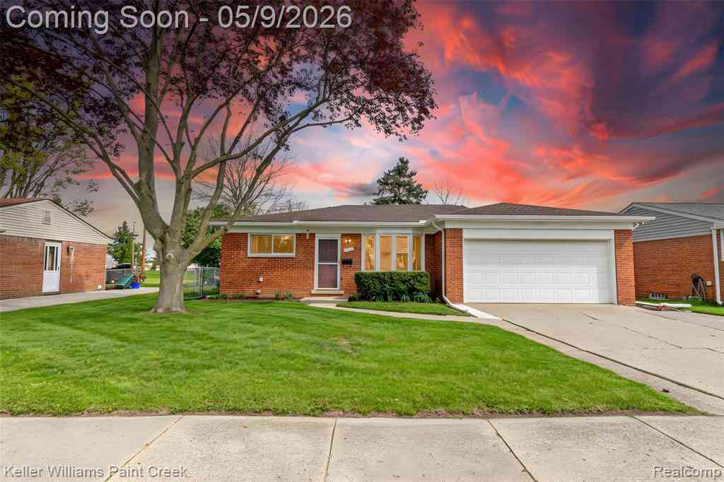Homes For Sale - 20761 Shoreview Street <br/> Clinton Township, MI 48035