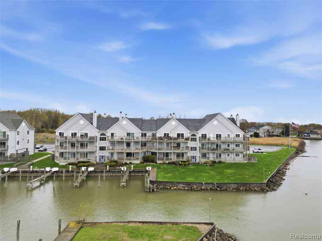 Condo For Sale - 37530 Jefferson Avenue <br/> Harrison Township, MI 48045