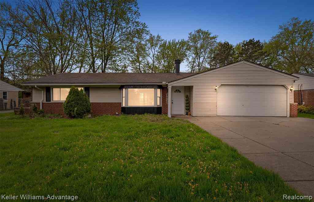 Homes For Sale - 2479 Ivanhoe Drive <br/> West Bloomfield, MI 48324